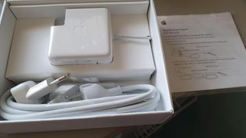 Apple 60W MagSafe Power Adapter beschikbaar voor biedingen