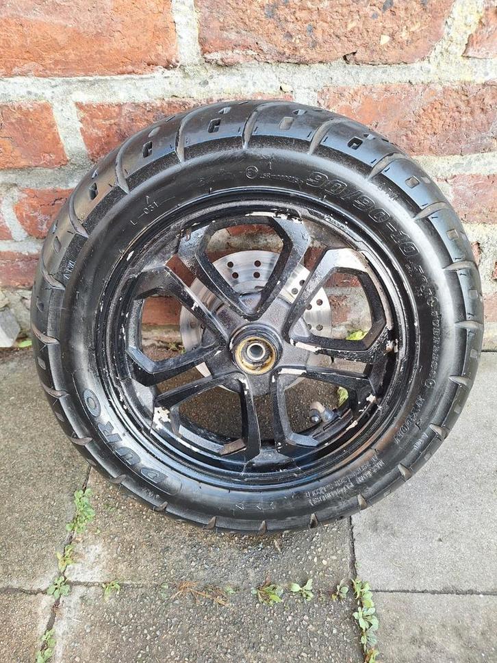 Voorband met velg en schijfrem sym mio 50cc scooter, Fietsen en Brommers, Brommeronderdelen | Algemeen, Carburateur, Ophalen of Verzenden