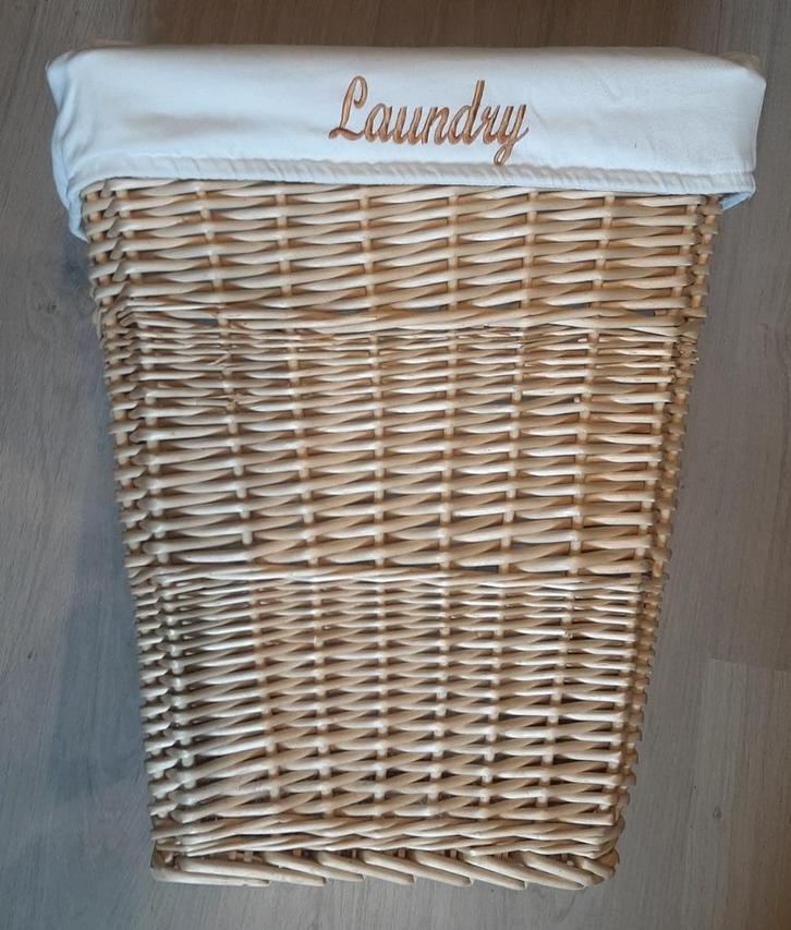 Luxe gevoerde rieten linnenmand, Huis en Inrichting, Badkamer | Badtextiel en Accessoires, Zo goed als nieuw, Overige typen, Beige