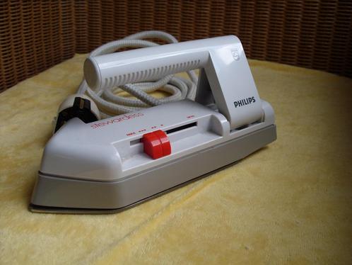 REISSTRIJKIJZER PHILIPS STEWARDESS, Elektronische apparatuur, Strijkijzers en Strijkplanken, Gebruikt, Strijkijzer met snoer, Ophalen of Verzenden