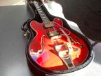 Epiphone gitaar met gibson look semi accoust . en met koffer, Muziek en Instrumenten, Snaarinstrumenten | Gitaren | Elektrisch
