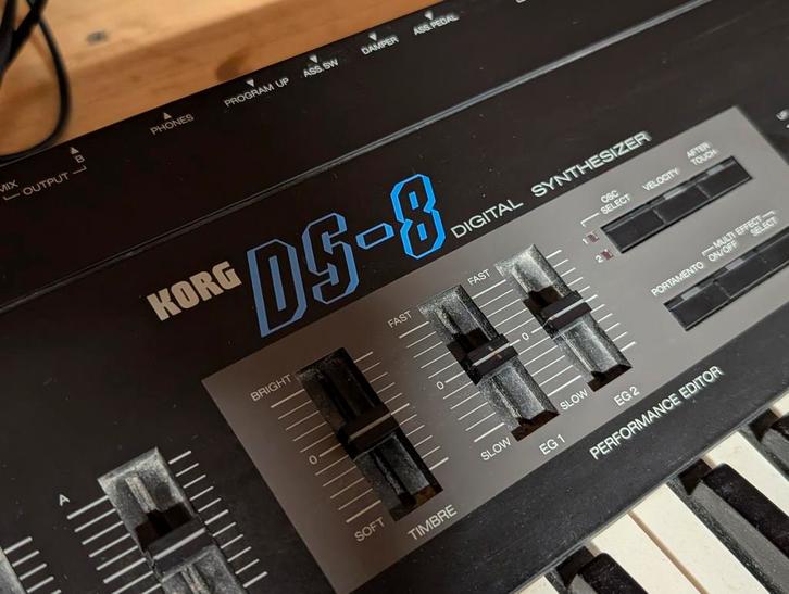 Korg DS-8 vintage synth, classic 80s, super voor retro sound, Musique & Instruments, Synthétiseurs, Utilisé, Korg, Enlèvement