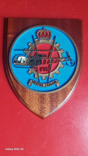 Muurschild.  beschikbaar voor biedingen
