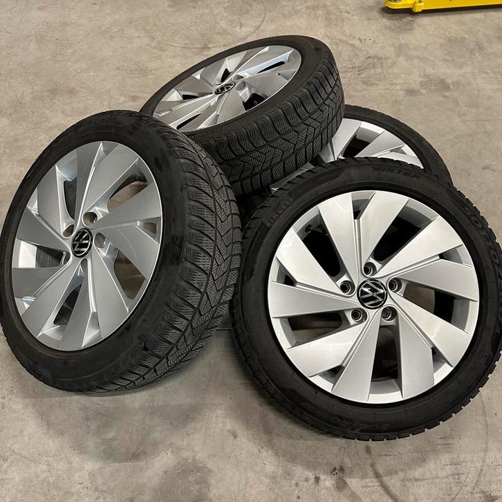17” winterset winterbanden golf 8 pirelli sottozero 3 gti, Auto-onderdelen, Banden en Velgen, Banden en Velgen, Winterbanden, 17 inch