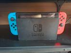 Nintendo switch met original doos en toebehoren +8 games, Games en Spelcomputers, Spelcomputers | Nintendo Switch, Ophalen of Verzenden