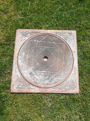plaque chambre de visite en fonte  beschikbaar voor biedingen
