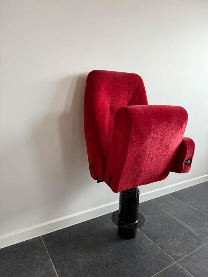 Theaterstoel Kursaal Oostende, Huis en Inrichting, Fauteuils, Gebruikt, Metaal, Stof, 50 tot 75 cm, Minder dan 75 cm, Ophalen