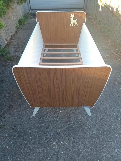 Bambily vintage kinderbed, Kinderen en Baby's, Kinderkamer | Bedden, Zo goed als nieuw, Minder dan 140 cm, 70 tot 85 cm, Lattenbodem