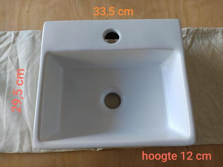 lavabo toilet, Doe-het-zelf en Bouw, Sanitair, Zo goed als nieuw, Wastafel, Steen, Ophalen