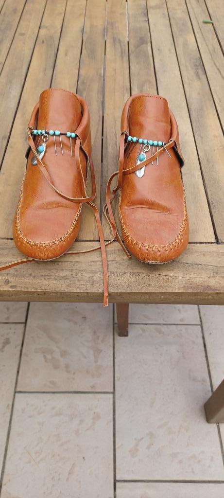mooie cognac/camel schoenen met vetes en blauwe kralen, Kleding | Dames, Schoenen, Zo goed als nieuw, Lage of Enkellaarzen, Bruin