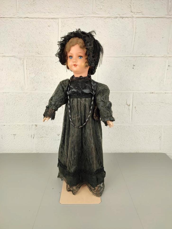 Papier-maché pop met Victoriaanse kledij, Verzamelen, Poppen, Pop, Ophalen of Verzenden