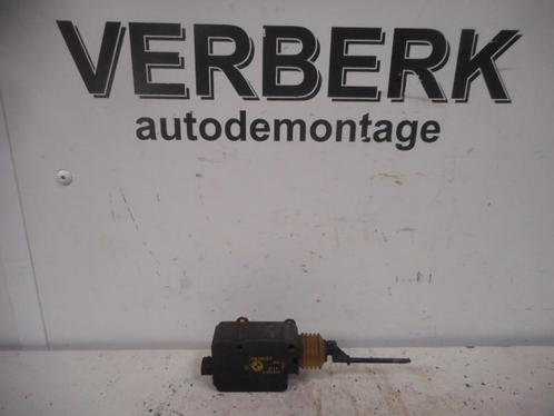 CENTRALE VERGRENDELING MOTOR BRANDSTOFKLEP (bmw67118353013), Auto-onderdelen, Overige Auto-onderdelen, BMW, Gebruikt
