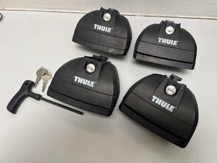 Thule Rapid System 753 + Kit 4042 – voetenset + flush railin, Auto diversen, Dakdragers, Gebruikt, Ophalen