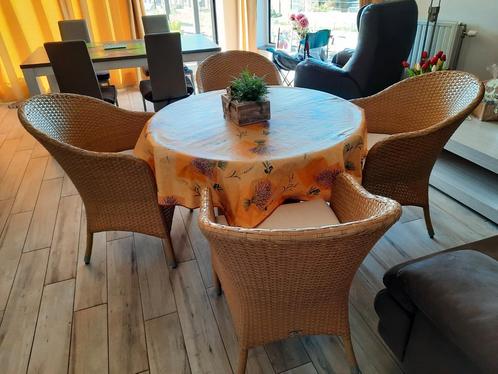 Prachtige rotan tafel met 4 stoelen, Huis en Inrichting, Complete eetkamers, Zo goed als nieuw, Ophalen