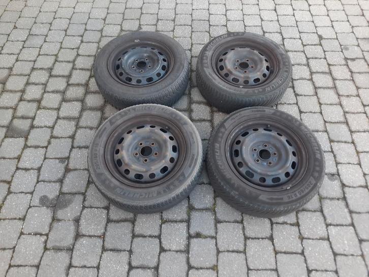 Set winterbanden + velgen Michelin Alpin 5 , 205/60 R16 92H, Auto-onderdelen, Banden en Velgen, Banden en Velgen, Winterbanden