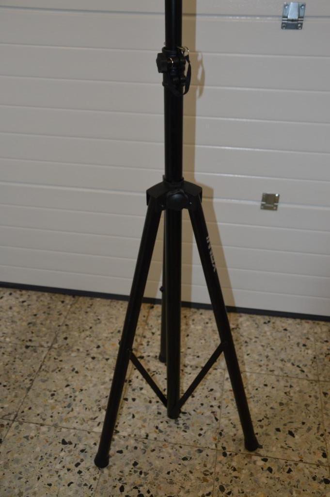 SUPPORTS D'ÉCLAIRAGE AVEC 2 BARRES EN T + SAC DE TRANSPORT, Musique & Instruments, Lumières & Lasers, Comme neuf, Autres types