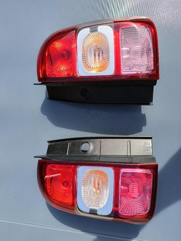 Achterlichten Dacia duster beschikbaar voor biedingen
