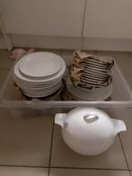 Servies, Huis en Inrichting, Ophalen, Zo goed als nieuw, Compleet servies