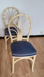 Paar vintage stoelen van bamboe en rotan met gevoerde zittin, Huis en Inrichting, Ophalen, Zo goed als nieuw