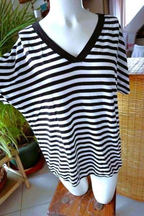 leuk wit zwart gestreept T-shirt, Kleding | Dames, T-shirts, Zo goed als nieuw, Maat 42/44 (L), Wit, Korte mouw, Ophalen of Verzenden