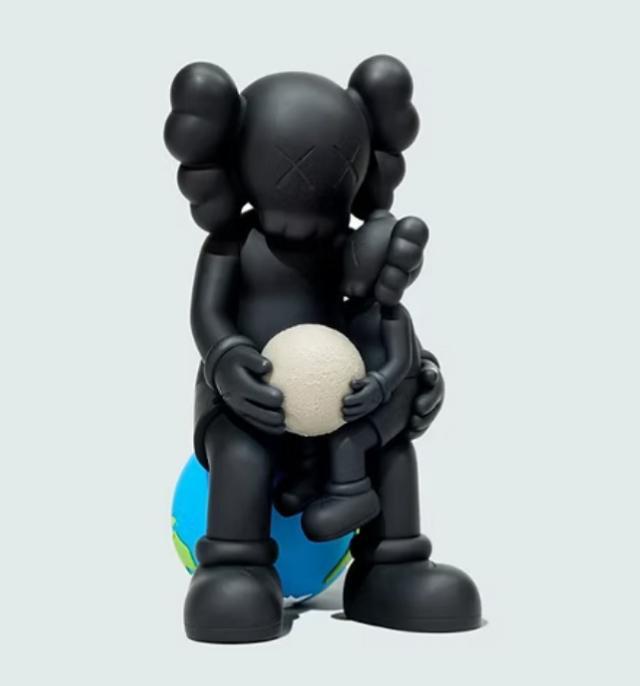 Kaws Holiday Thailand Black, Antiquités & Art, Art | Objets design, Enlèvement ou Envoi