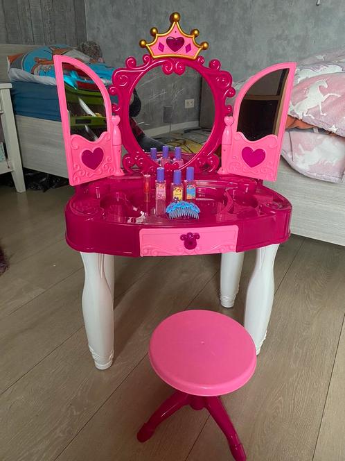 Make up tafel kleuter, Huis en Inrichting, Tafels | Kaptafels, Zo goed als nieuw, Ophalen