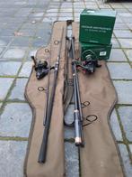 2 maal Shimano medium baitrunner lc 5500 xtb met 2 hengels e, Watersport en Boten, Hengelsport | Karpervissen, Ophalen