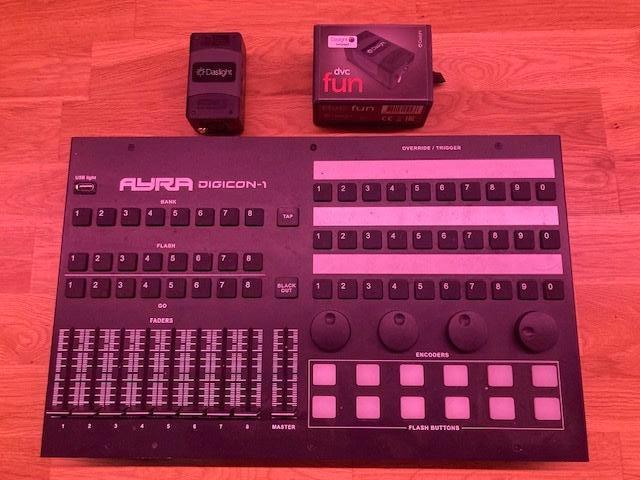 Ayra Digicon-1 avec Dashlight, Musique & Instruments, Lumières & Lasers, Comme neuf, Commande sonore, Enlèvement ou Envoi