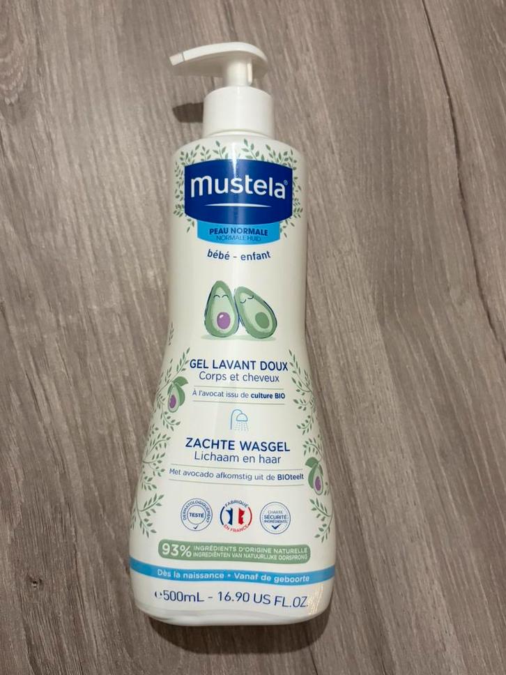 Mustela zachte wasgel lichaam & haar  500ML, Kinderen en Baby's, Badjes en Verzorging, Zo goed als nieuw, Ophalen