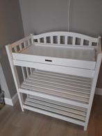 Mooie wit verzorgingstafel, Ophalen