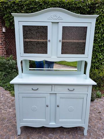 Oude Buffetkast in frisse kleur, ook als dressoir  beschikbaar voor biedingen