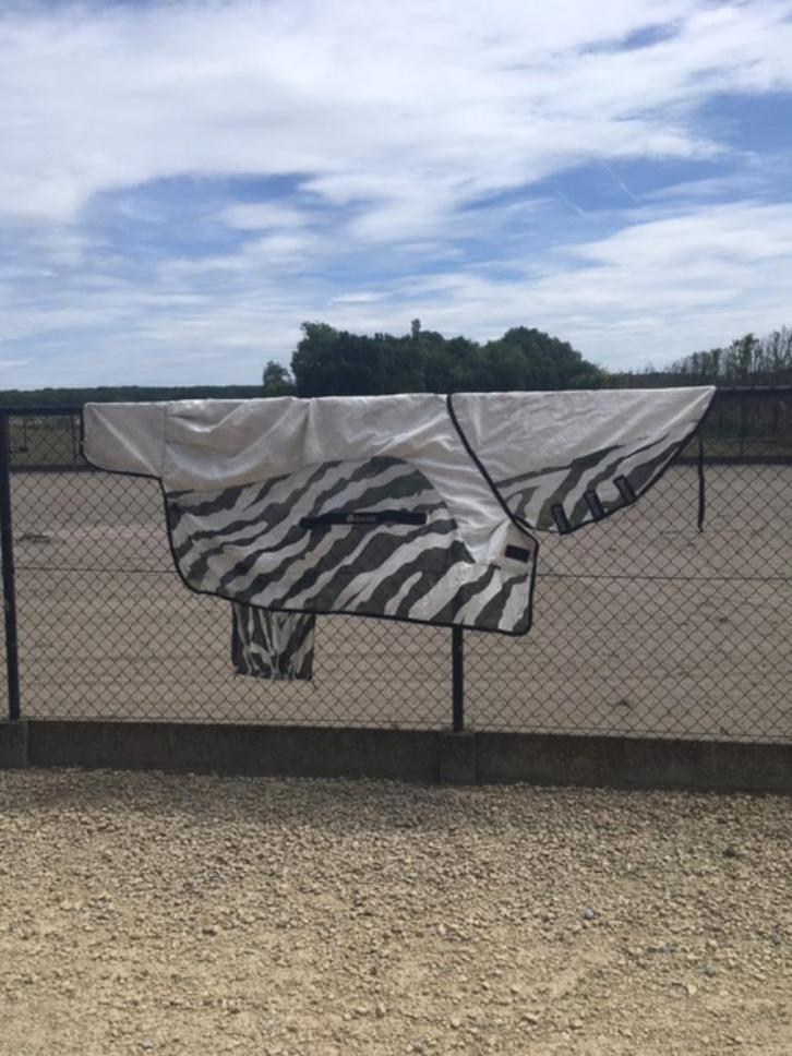 Te koop : paardendeken Bucas off Rain Zebra Neck, Dieren en Toebehoren, Paarden en Pony's | Dekens en Dekjes, Gebruikt, Deken