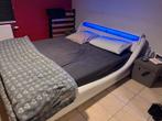 Te koop: Bed met LED + Kleerkast met spiegel, Huis en Inrichting, Ophalen, Zo goed als nieuw, 220 cm