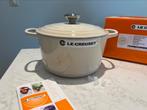 NIEUWE Le Creuset hoge braadpan 24cm Meringue met doos, Gietijzer, Nieuw, Ophalen of Verzenden, Keramische plaat