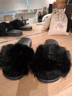 Neuf sandales pantoufles fourrure 37, Kleding | Dames, Schoenen, Ophalen of Verzenden, Nieuw, Grijs, Pantoffels of Sloffen