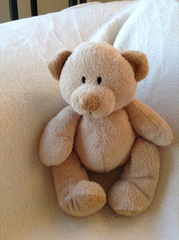 Knuffelbeertje beschikbaar voor biedingen