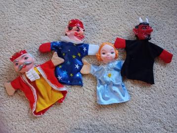4 poppenkastpoppen beschikbaar voor biedingen