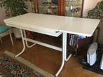 vintage keukentafel en 2 stoelen en 2 krukken, Ophalen, Zo goed als nieuw