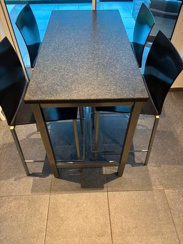 Granite tafel met bar krukken  beschikbaar voor biedingen