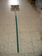 Schuurborstel met steel, Ophalen