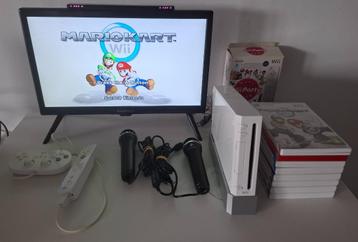 Mooie Wii + 9 games (Mario, etc), Controllers, Pad & Micro's beschikbaar voor biedingen