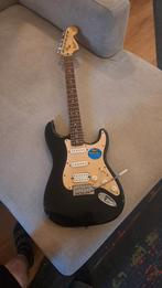 Fender Squier met Fender versterker en Fender hoes...i, Muziek en Instrumenten, Snaarinstrumenten | Gitaren | Elektrisch, Ophalen of Verzenden