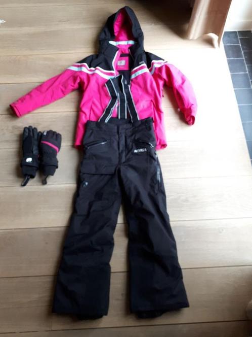 skipak meisje 122-128 cm, Sports & Fitness, Ski & Ski de fond, Comme neuf, Vêtements, Autres marques, Enlèvement