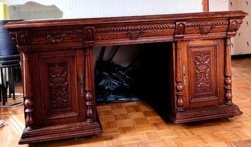 Bureau d'époque beschikbaar voor biedingen