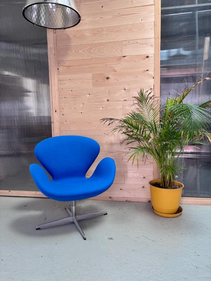 Fritz Hansen Swan Chair (recent herstoffeerd), Maison & Meubles, Fauteuils, Comme neuf, Tissus, 50 à 75 cm, Moins de 75 cm, Enlèvement