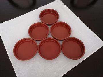 Set van 6 geëmailleerde terracotta cassolettes  beschikbaar voor biedingen