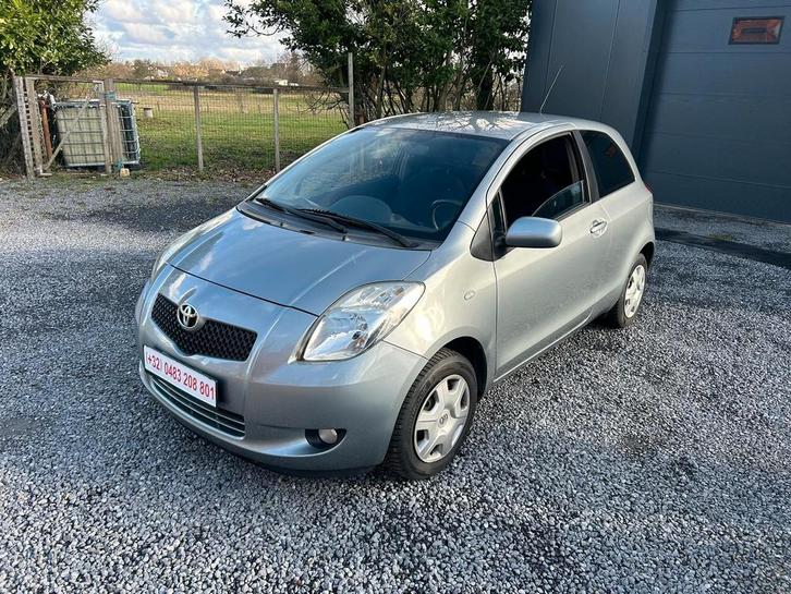 Toyota Yaris 1.0 VVT-i Essence 1erMAIN AIRCO NEW EMBRAYAGE, Auto's, Toyota, Bedrijf, Yaris, Centrale vergrendeling, Elektrische ramen