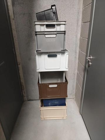 8 Curver Unibox opbergboxen  30 liter - Maat L beschikbaar voor biedingen