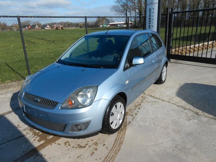 Ford Fiesta 1.3i essence 77000km + options, Autos, Ford, Entreprise, Achat, Fiësta, ABS, Airbags, Air conditionné, Android Auto