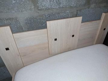 Bed Burcht. beschikbaar voor biedingen